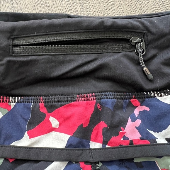 Lululemon Size 4 Speed Short 2.5” Inseam Color Pop Cut Boom Juice - Picture 4 of 6